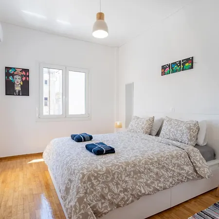 Modern 2bd - Greecing
